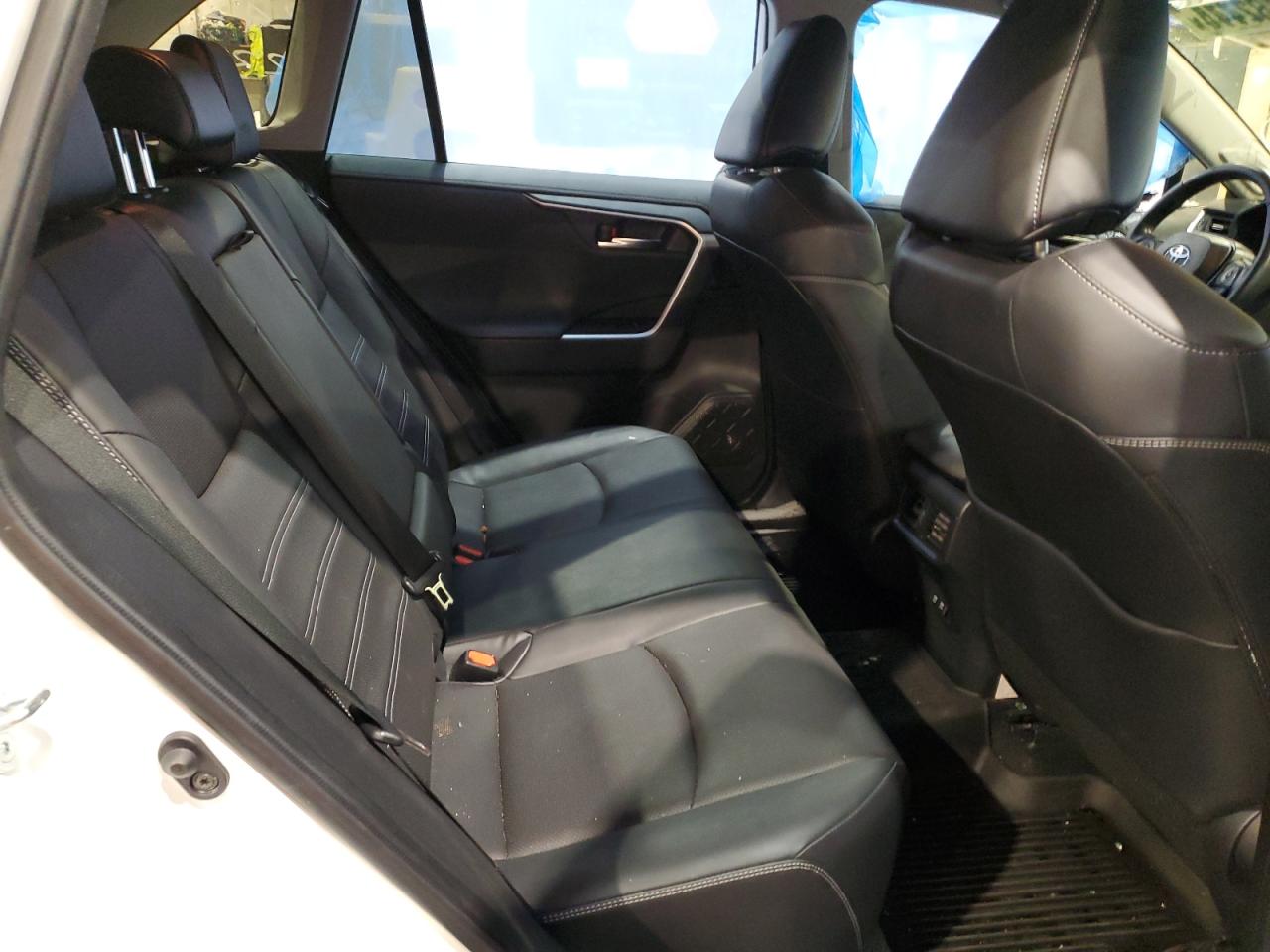 TOYOTA RAV4 2021 — 11
