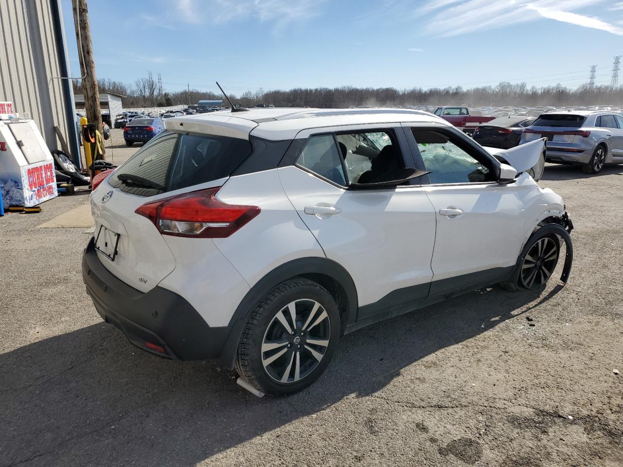NISSAN KICKS 2020 — 4