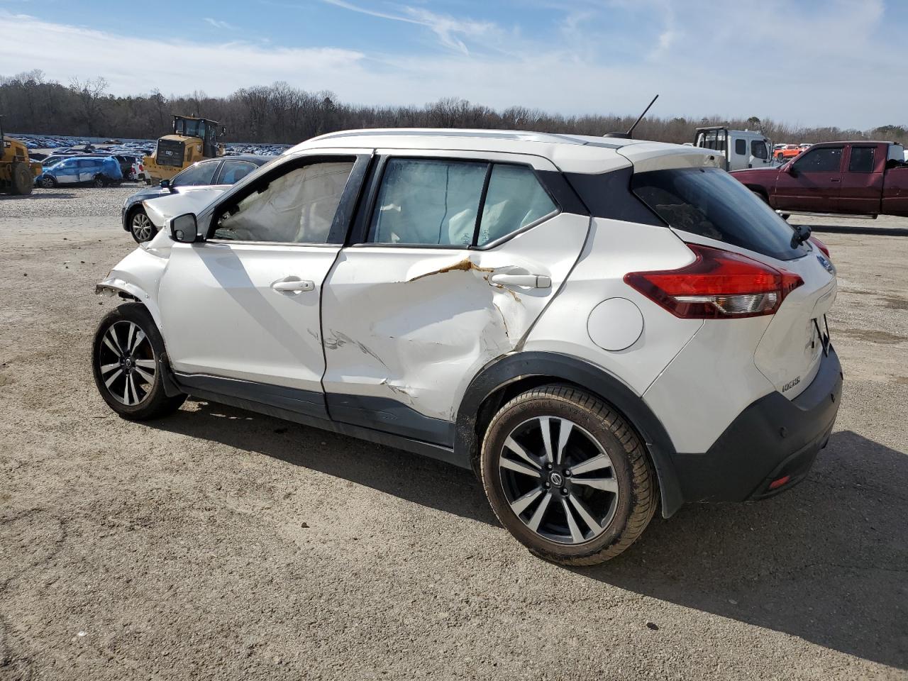 NISSAN KICKS 2020 — 3