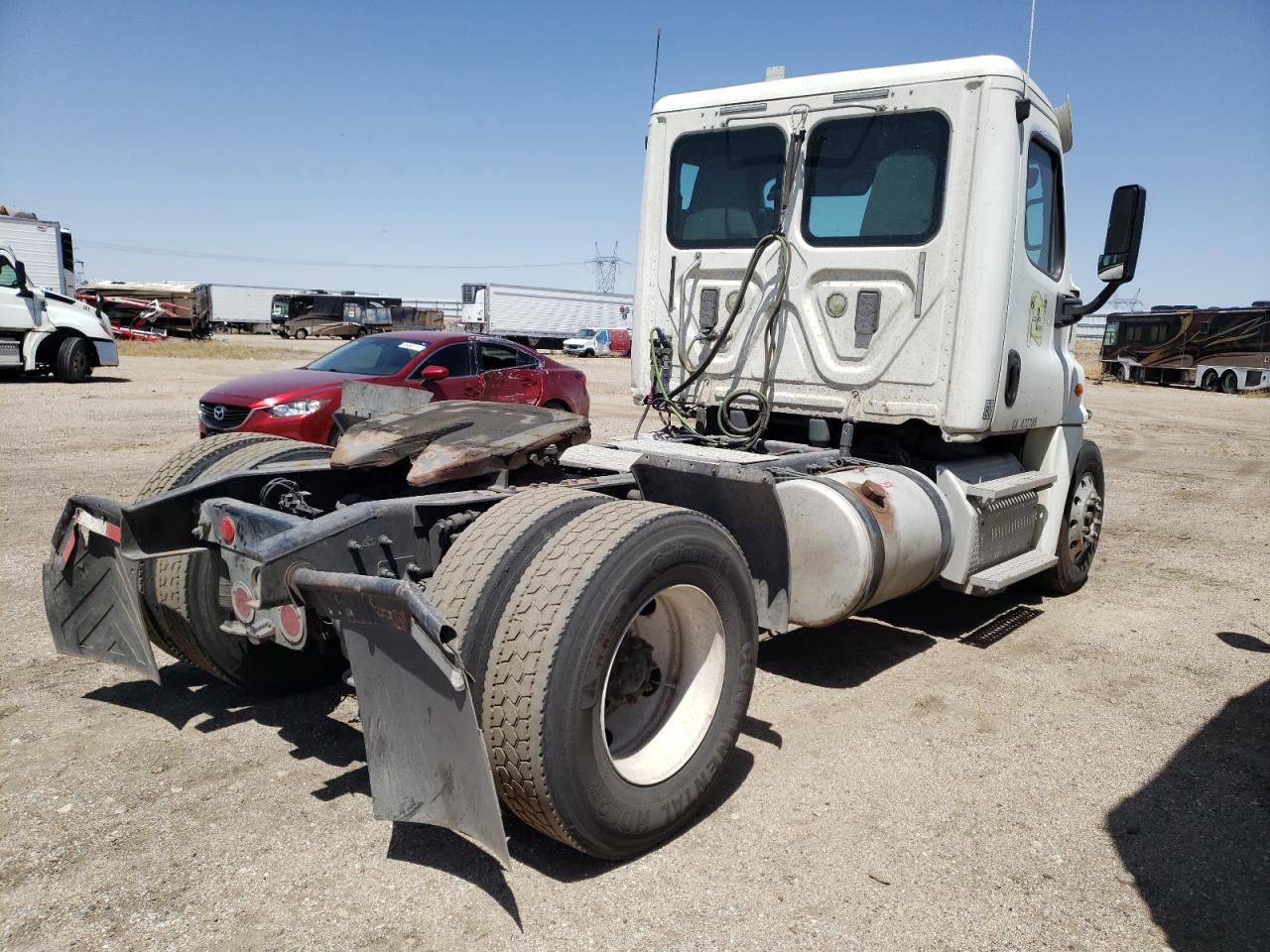 2015 FREIGHTLINER CASCADIA 1