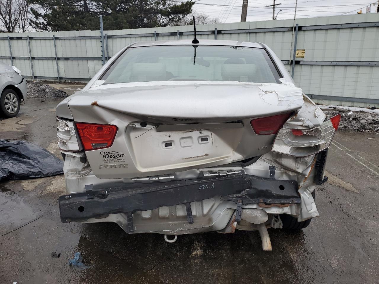 KIA FORTE 2012 — 7