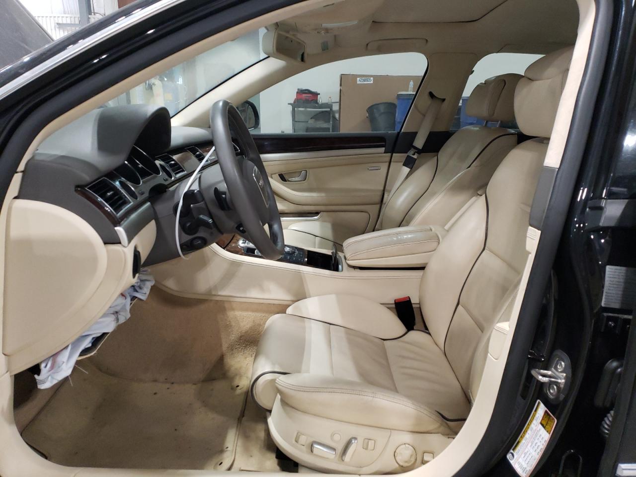 AUDI A8 2010 — 8