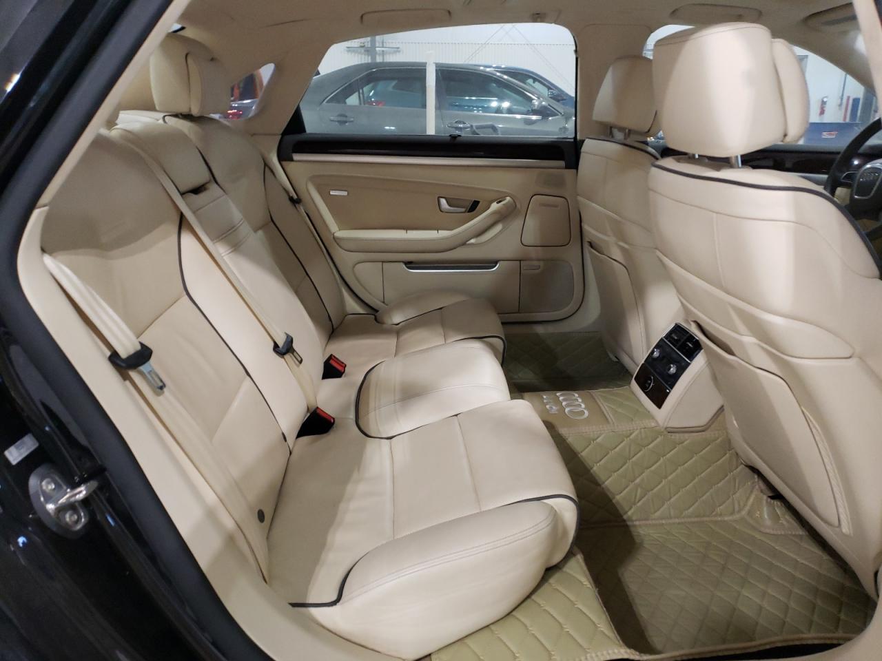 AUDI A8 2010 — 11