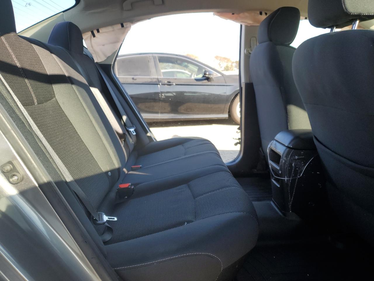 NISSAN SENTRA 2016 — 11