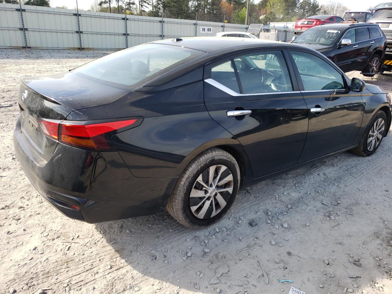 Nissan Altima 2020 — 3