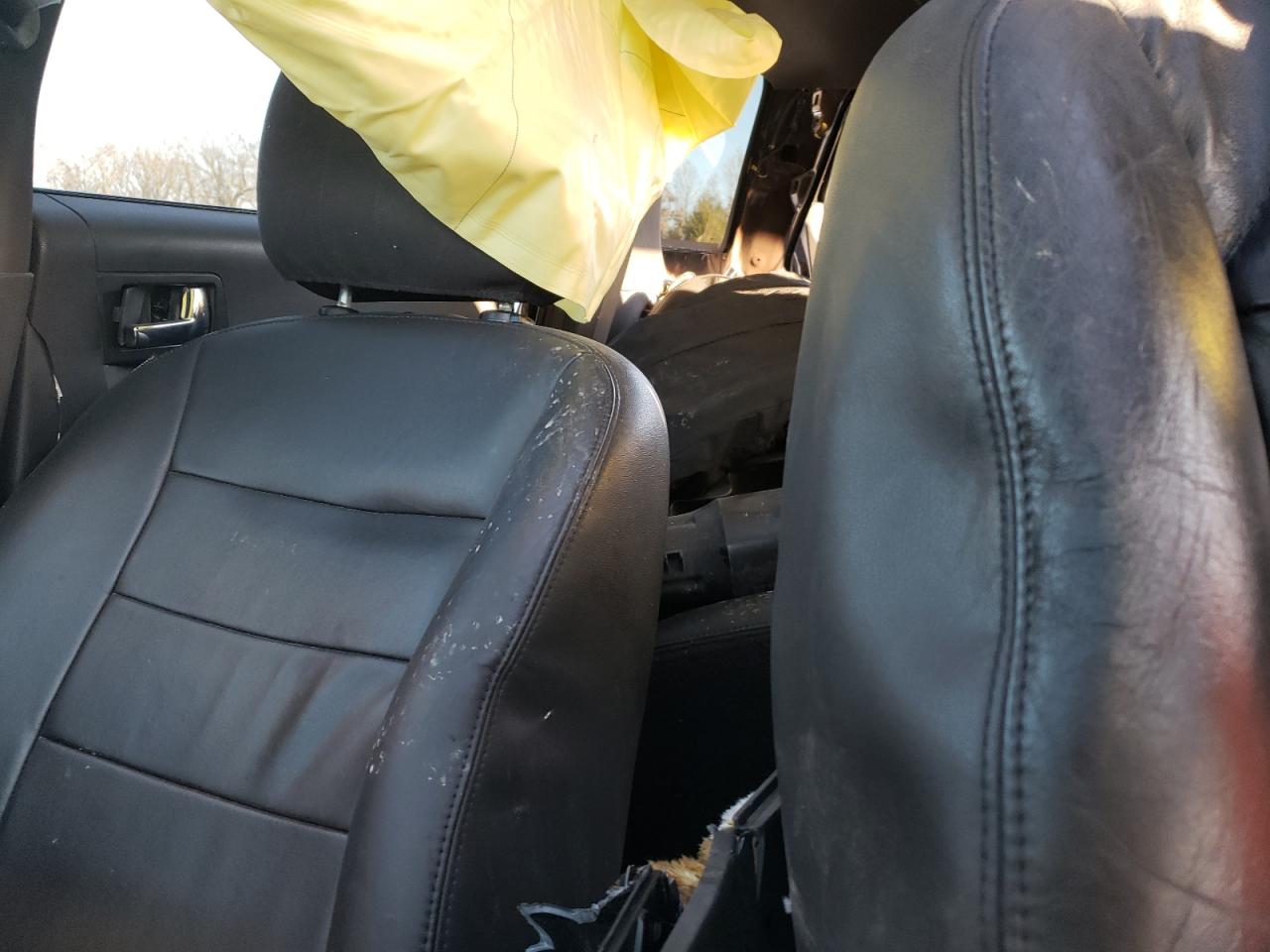 FORD ESCAPE 2008 — 11