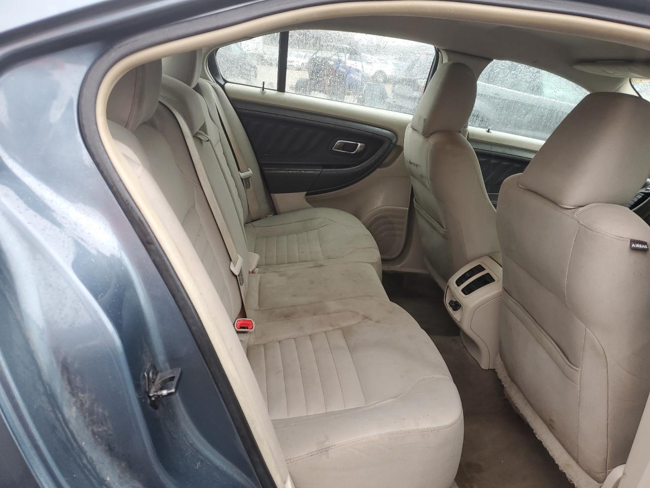 FORD TAURUS 2010 — 11