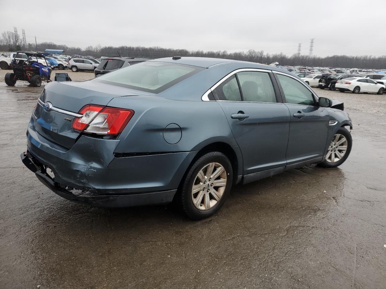 FORD TAURUS 2010 — 4