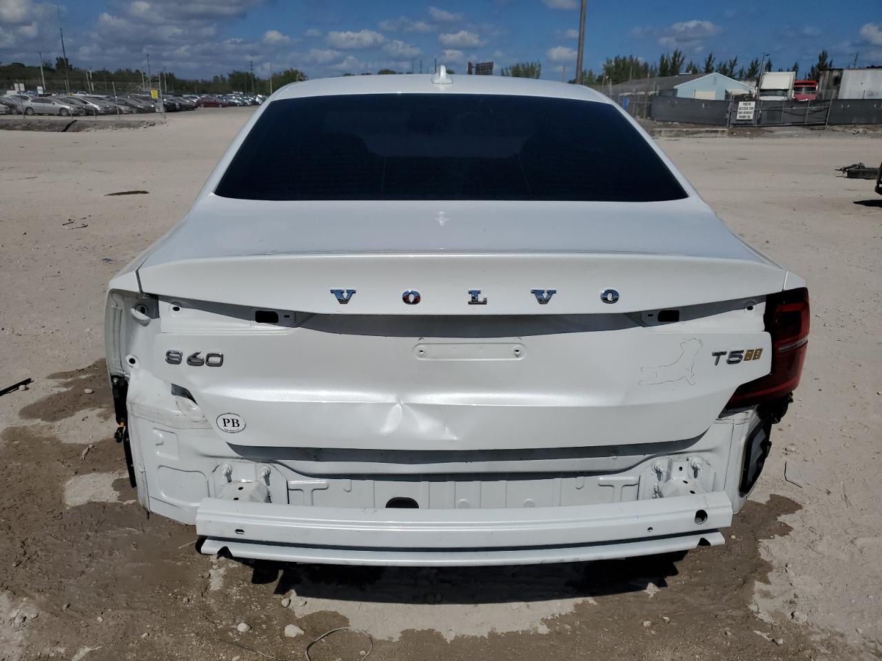 VOLVO S60 2020 — 7