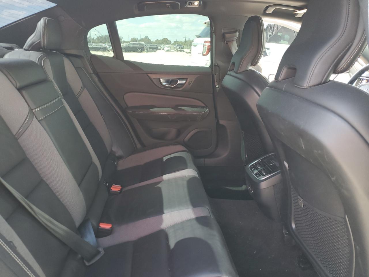 VOLVO S60 2020 — 11