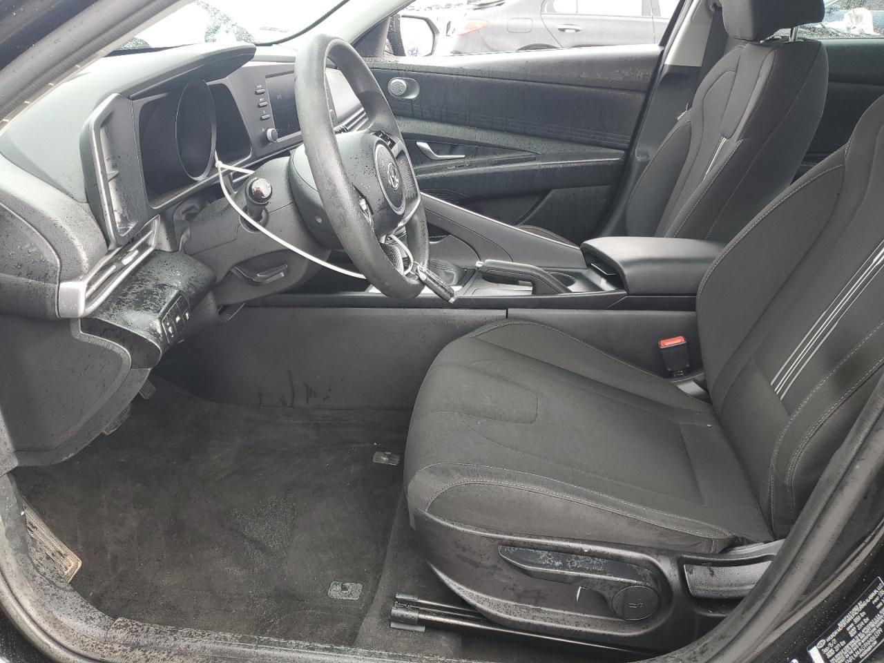 HYUNDAI ELANTRA 2022 — 8