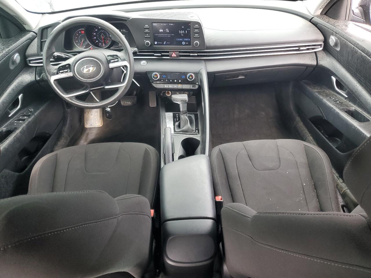 HYUNDAI ELANTRA 2022 — 9