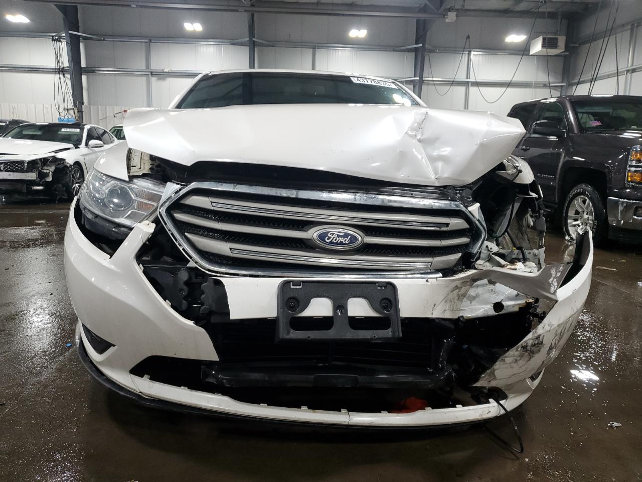 FORD TAURUS 2015 — 6