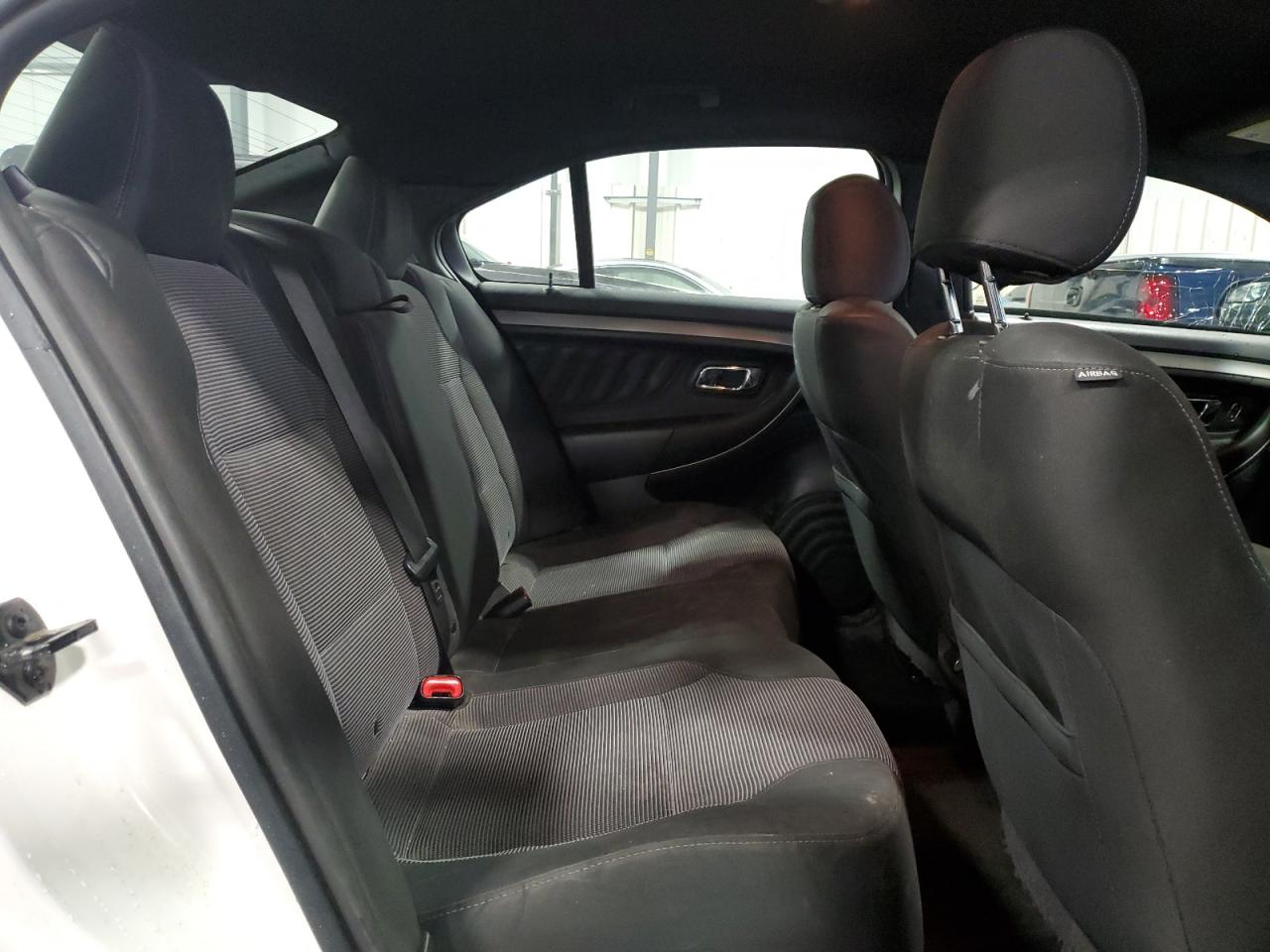 FORD TAURUS 2015 — 11