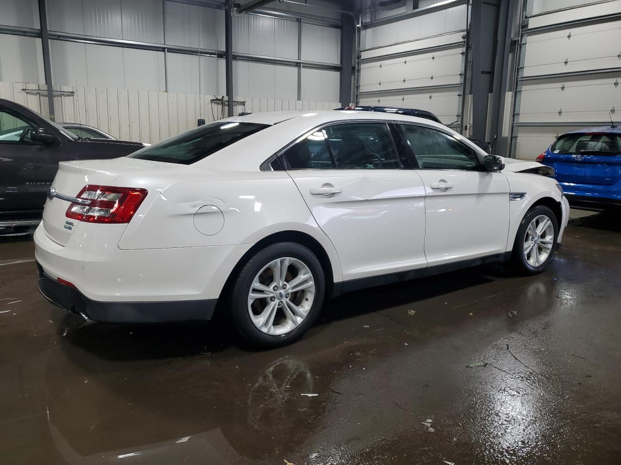 FORD TAURUS 2015 — 4