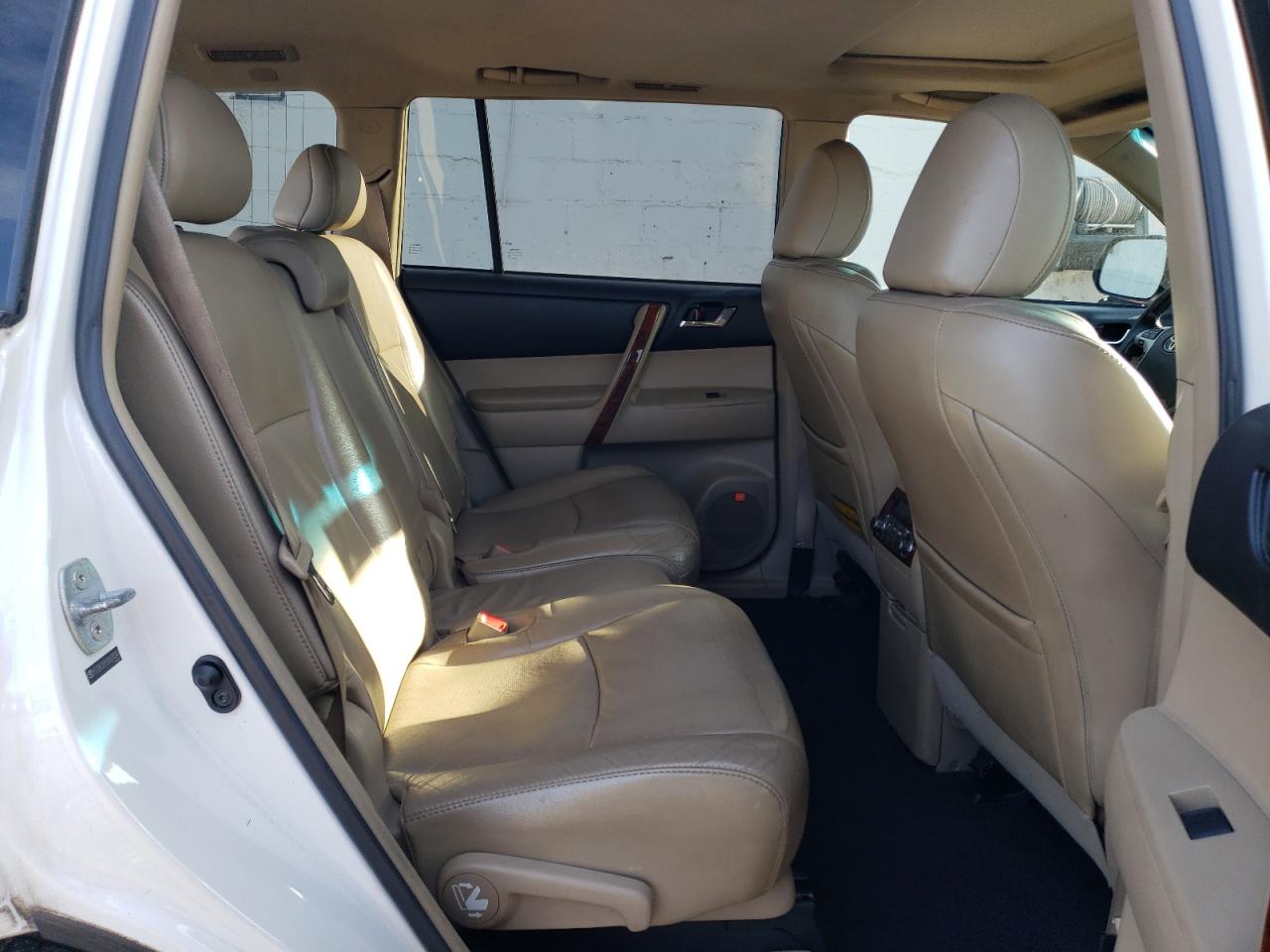 TOYOTA HIGHLANDER 2011 — 12