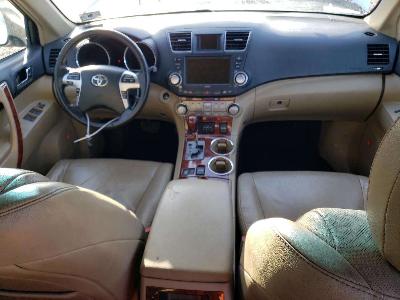 TOYOTA HIGHLANDER 2011 — 9