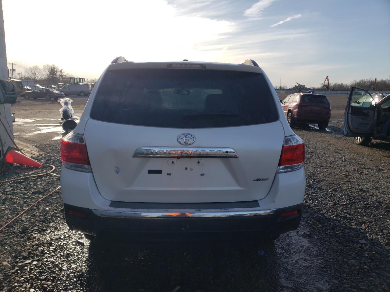 TOYOTA HIGHLANDER 2011 — 7