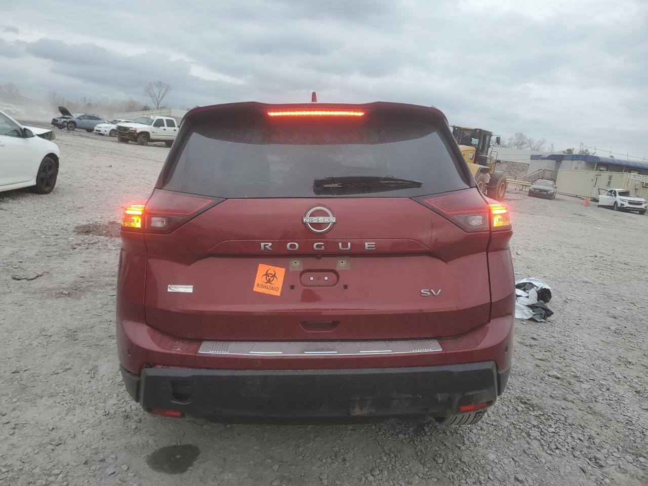 NISSAN ROGUE 2024 — 7