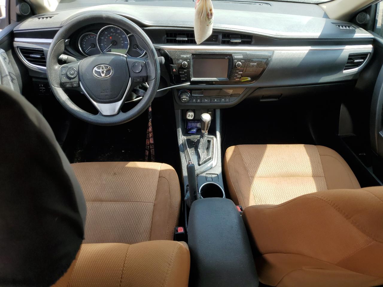Toyota Corolla 2016 — 8