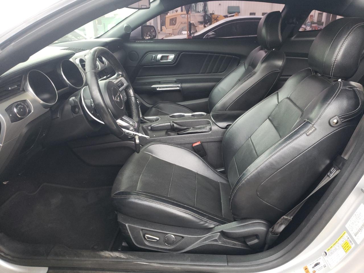 FORD MUSTANG 2019 — 8