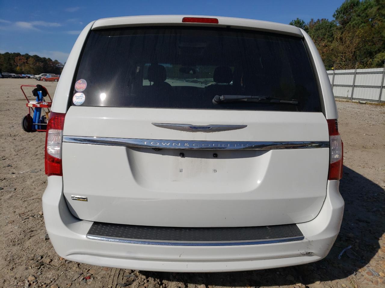 CHRYSLER TOWN & COUNTRY 2015 — 7
