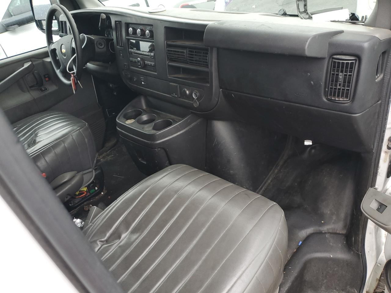 CHEVROLET EXPRESS G2500 2016 — 9