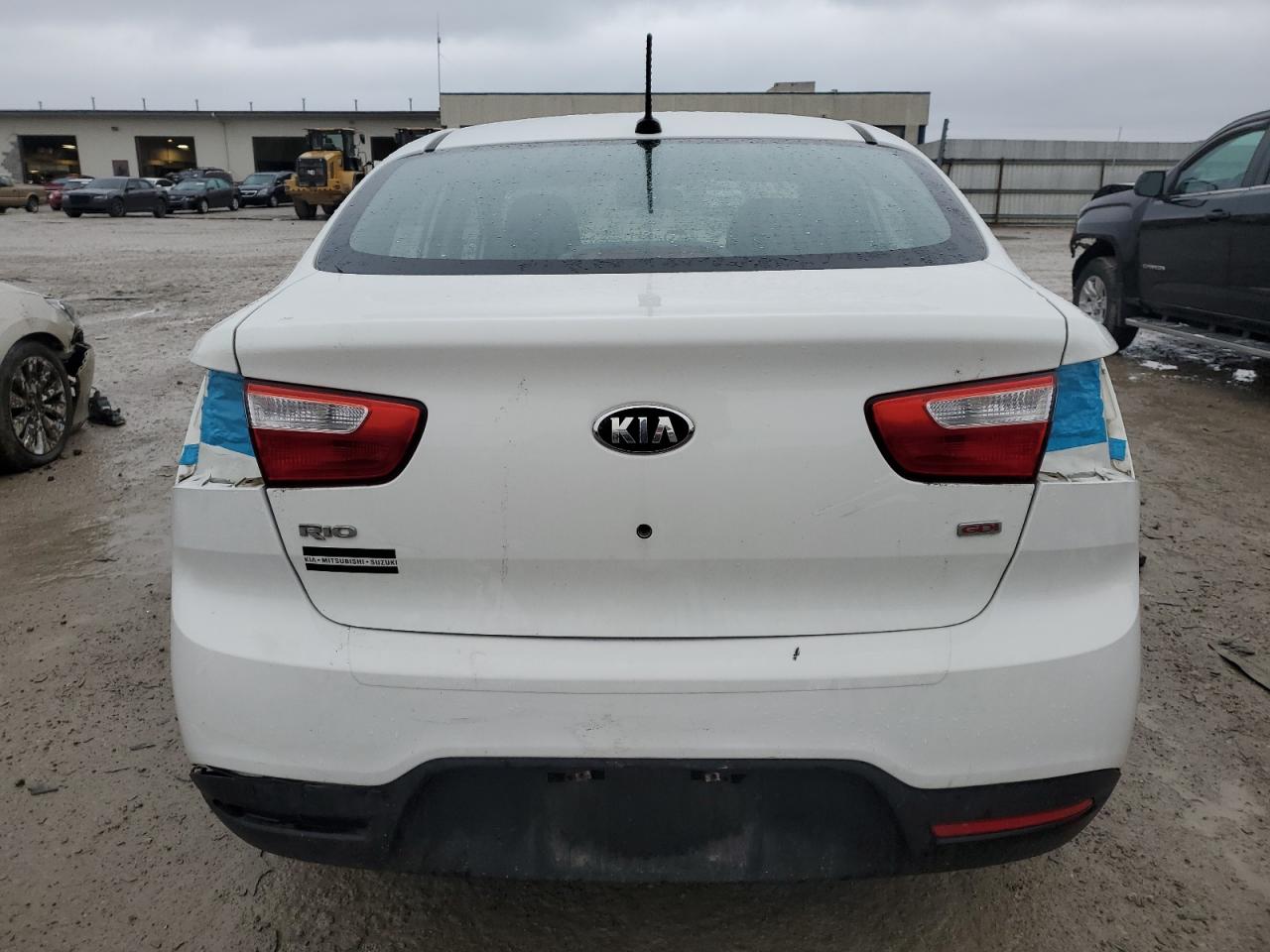 KIA RIO 2013 — 7