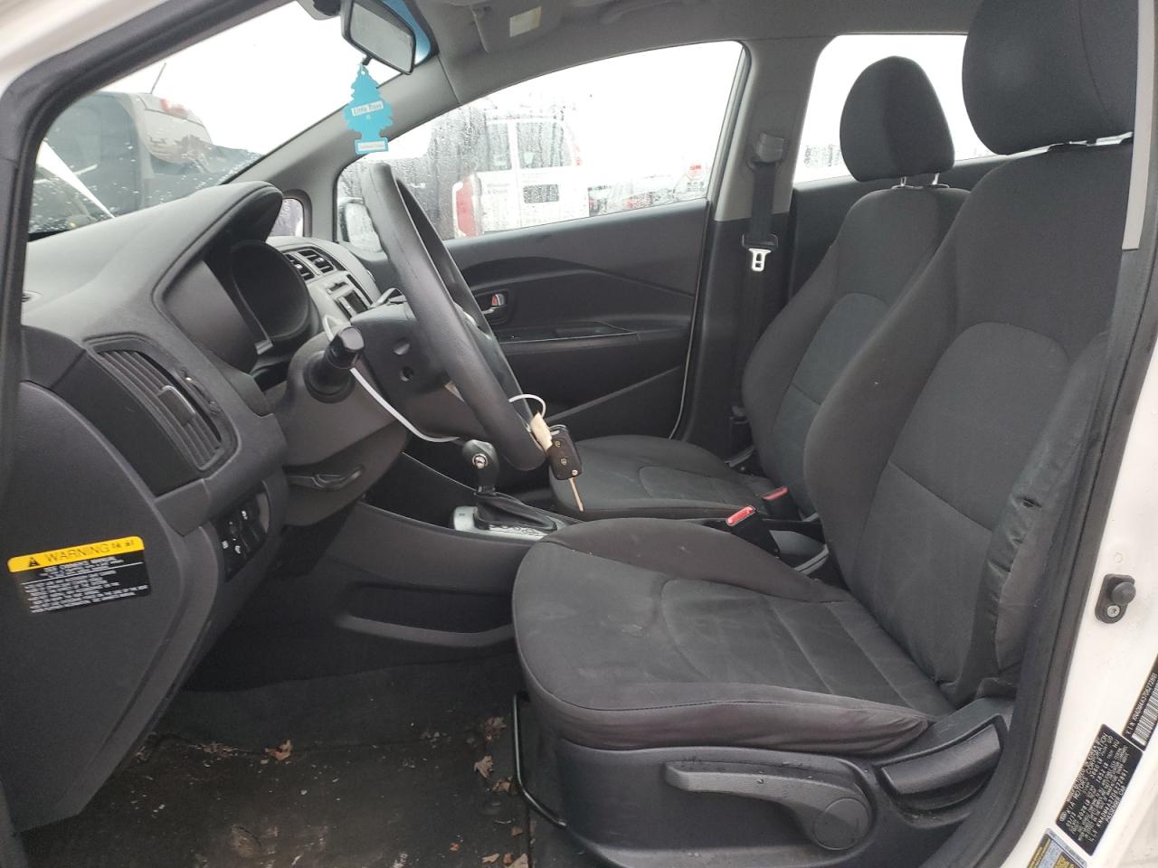 KIA RIO 2013 — 8