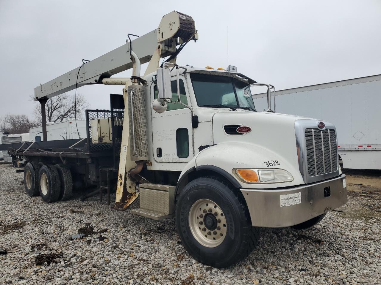 2006 PETERBILT 335