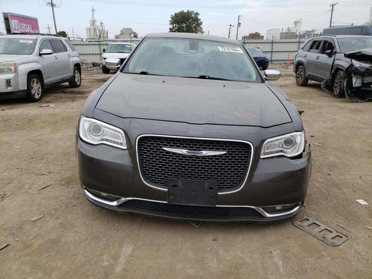 CHRYSLER 300 2019 — 6