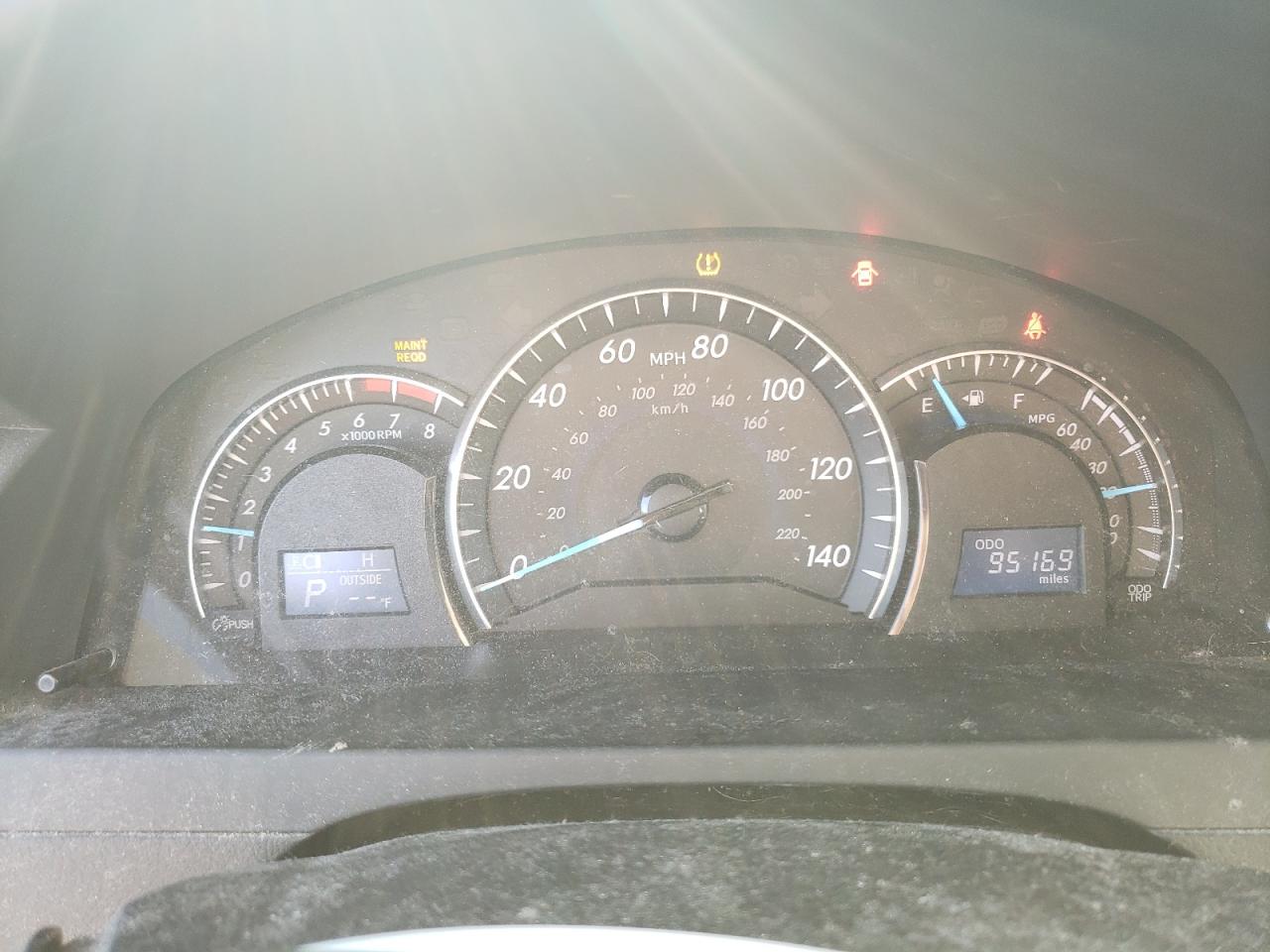 TOYOTA CAMRY 2012 — 10
