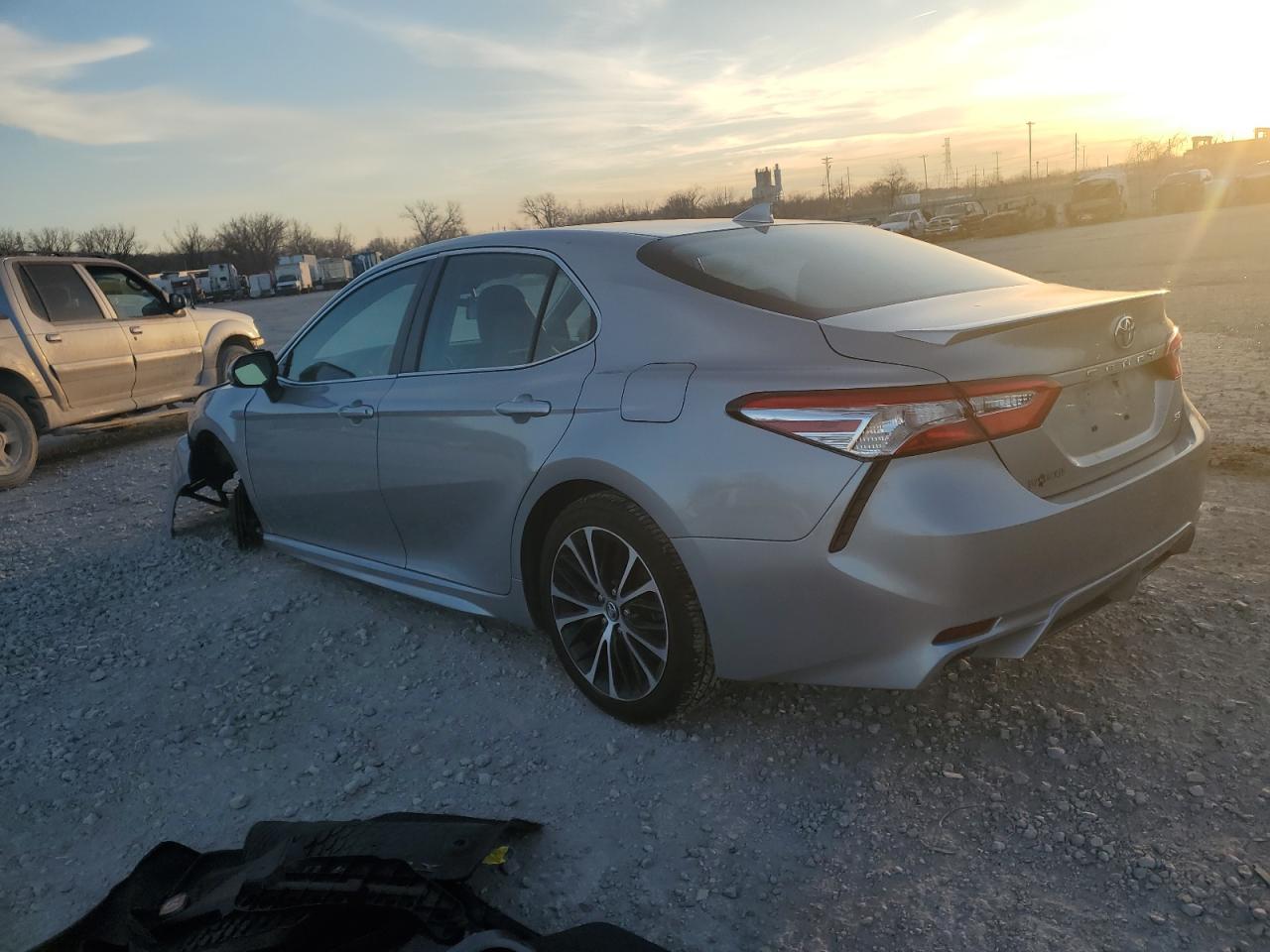 TOYOTA CAMRY 2020 — 3