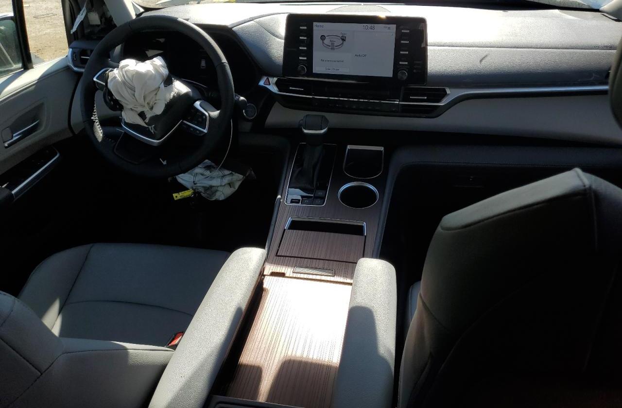 TOYOTA SIENNA 2024 — 9