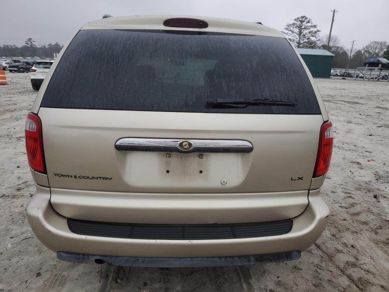 CHRYSLER TOWN & COUNTRY 2006 — 7