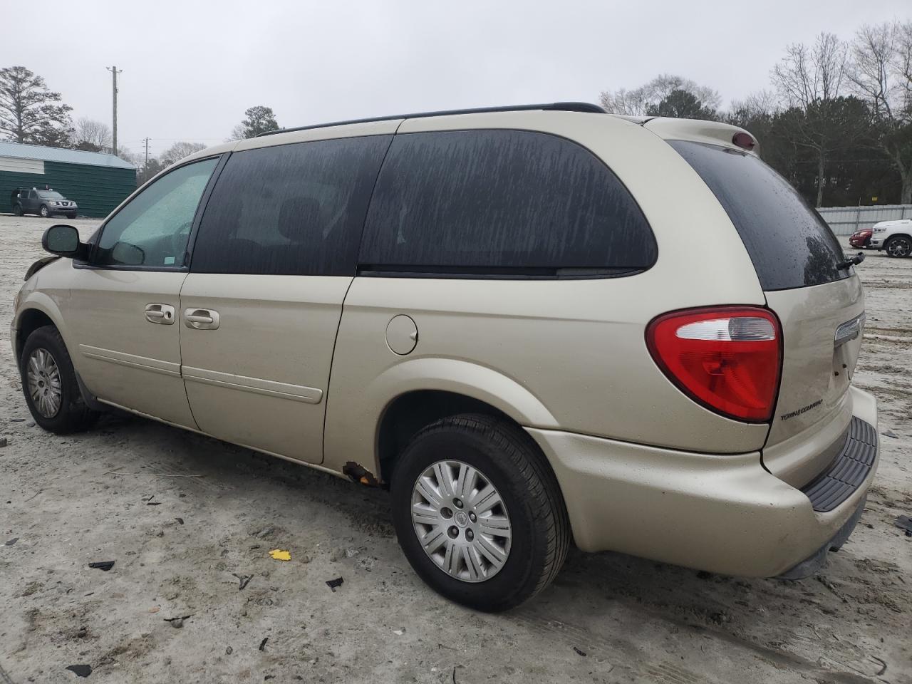 CHRYSLER TOWN & COUNTRY 2006 — 3
