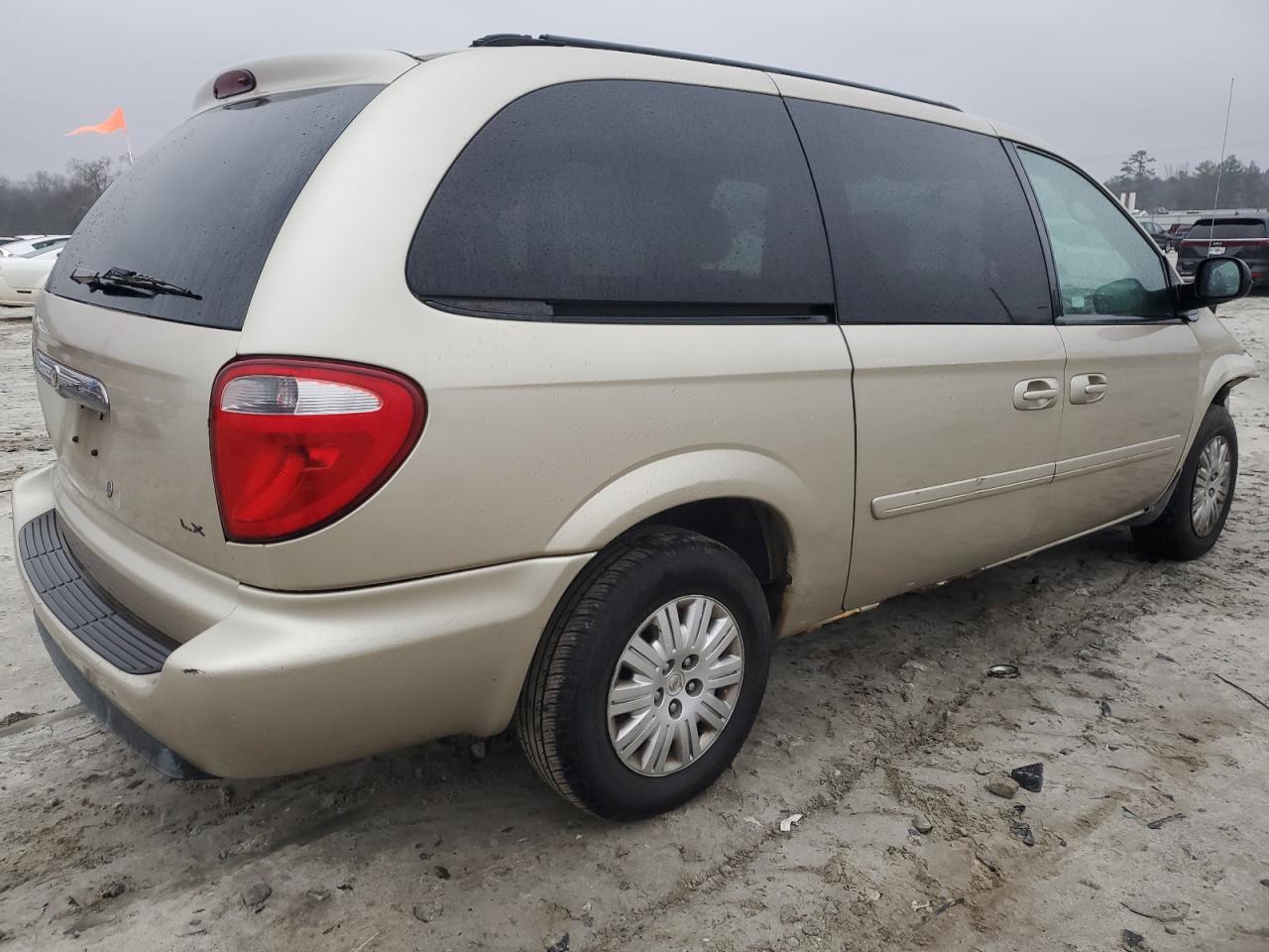 CHRYSLER TOWN & COUNTRY 2006 — 4