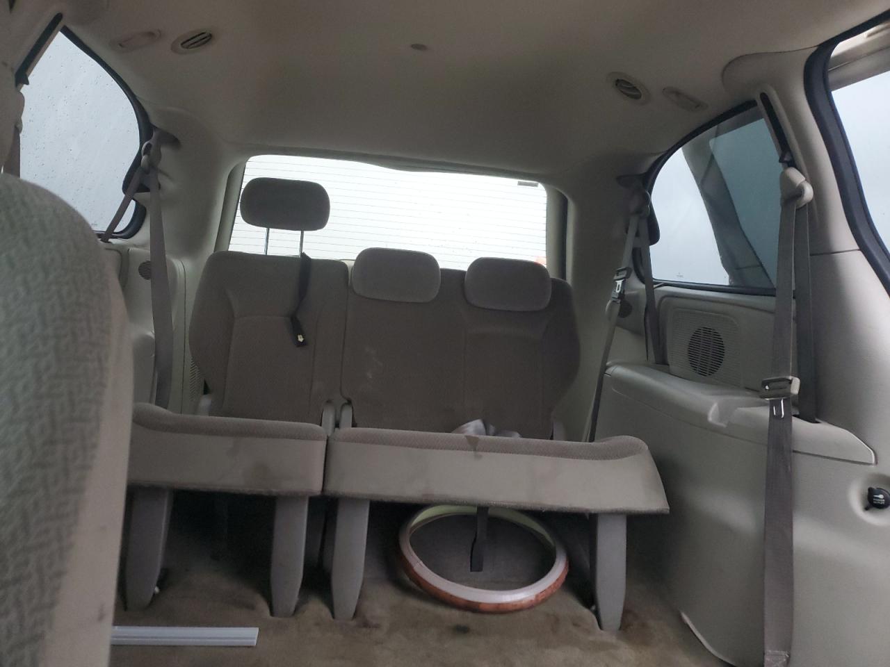 CHRYSLER TOWN & COUNTRY 2006 — 11