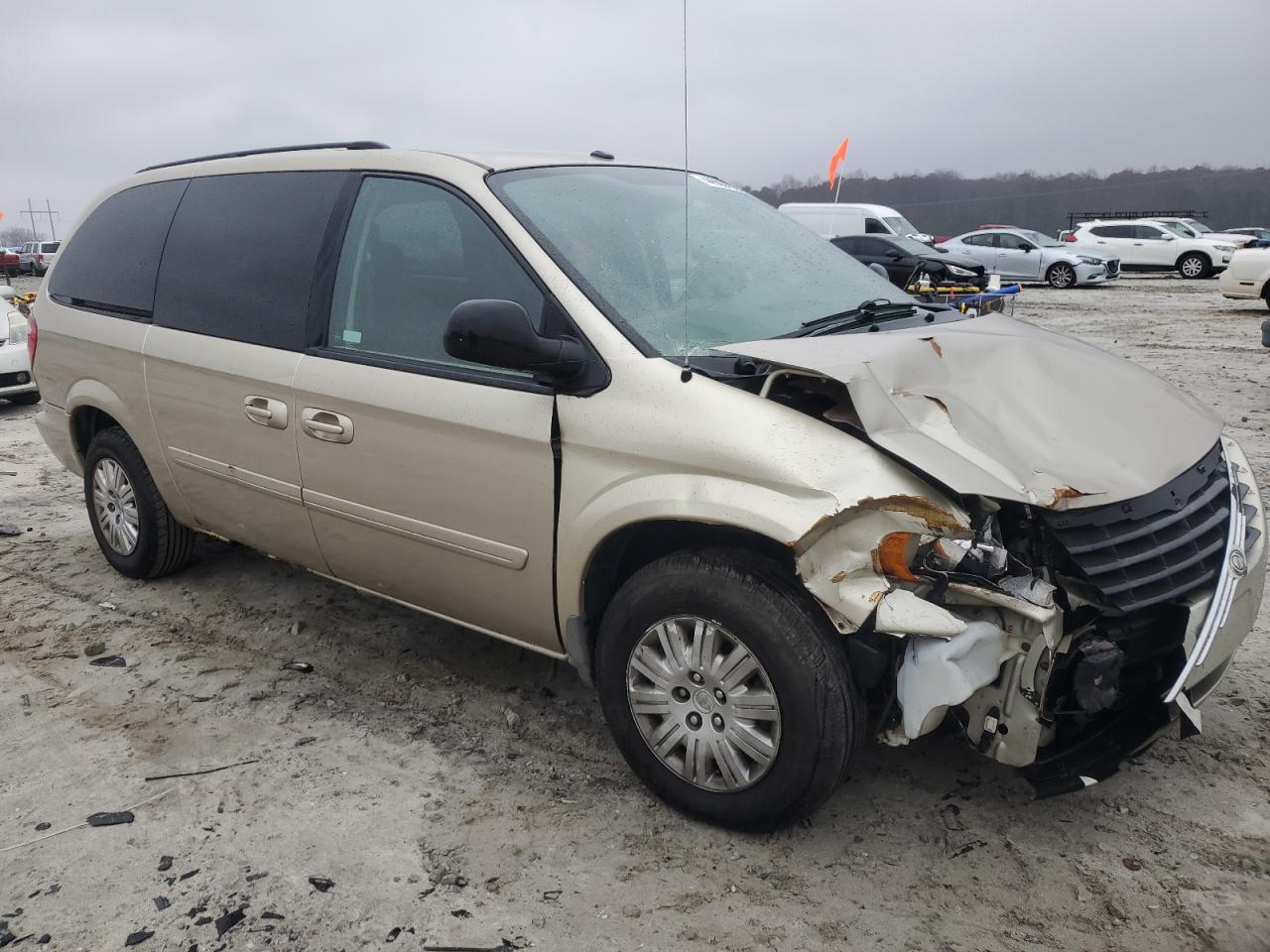 CHRYSLER TOWN & COUNTRY 2006 — 5
