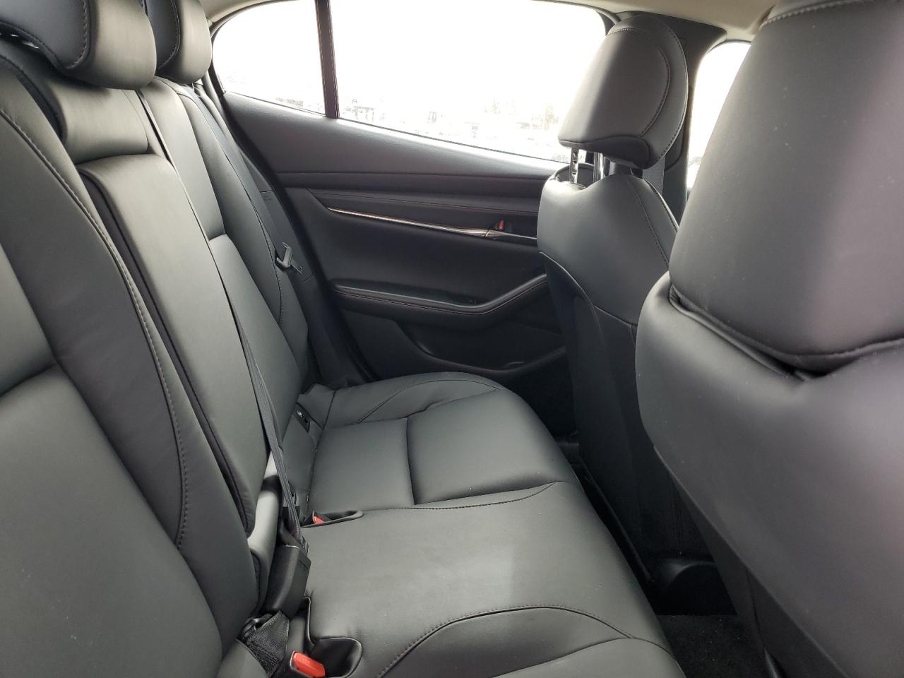 MAZDA 3 PREFERRED 2024 — 11