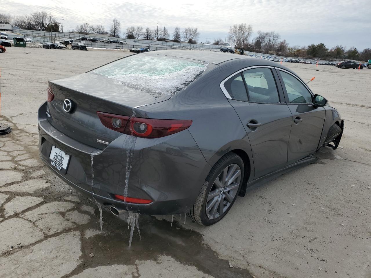 MAZDA 3 PREFERRED 2024 — 4