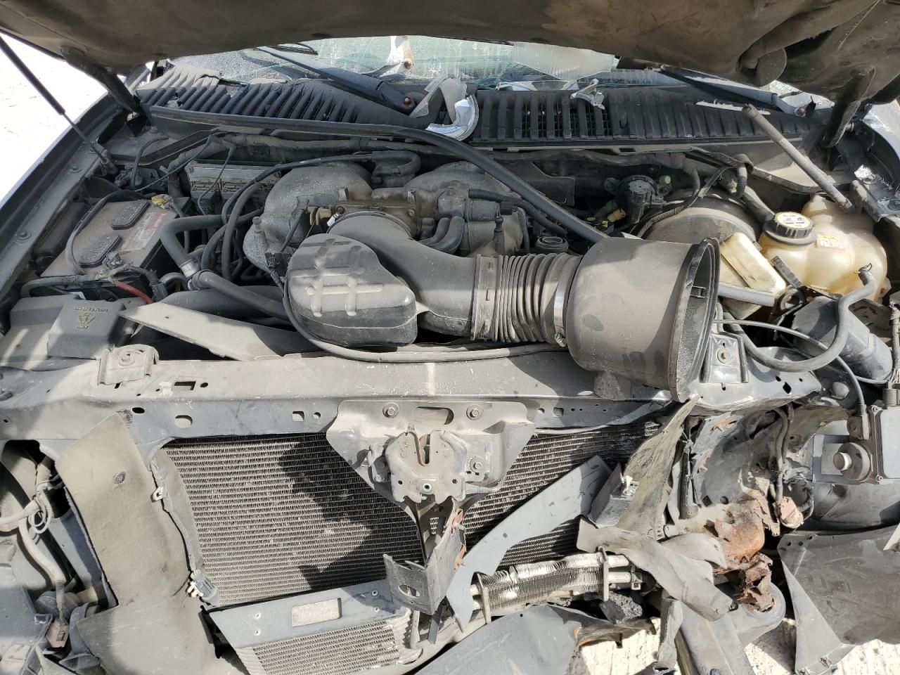 LINCOLN NAVIGATOR 2004 — 13