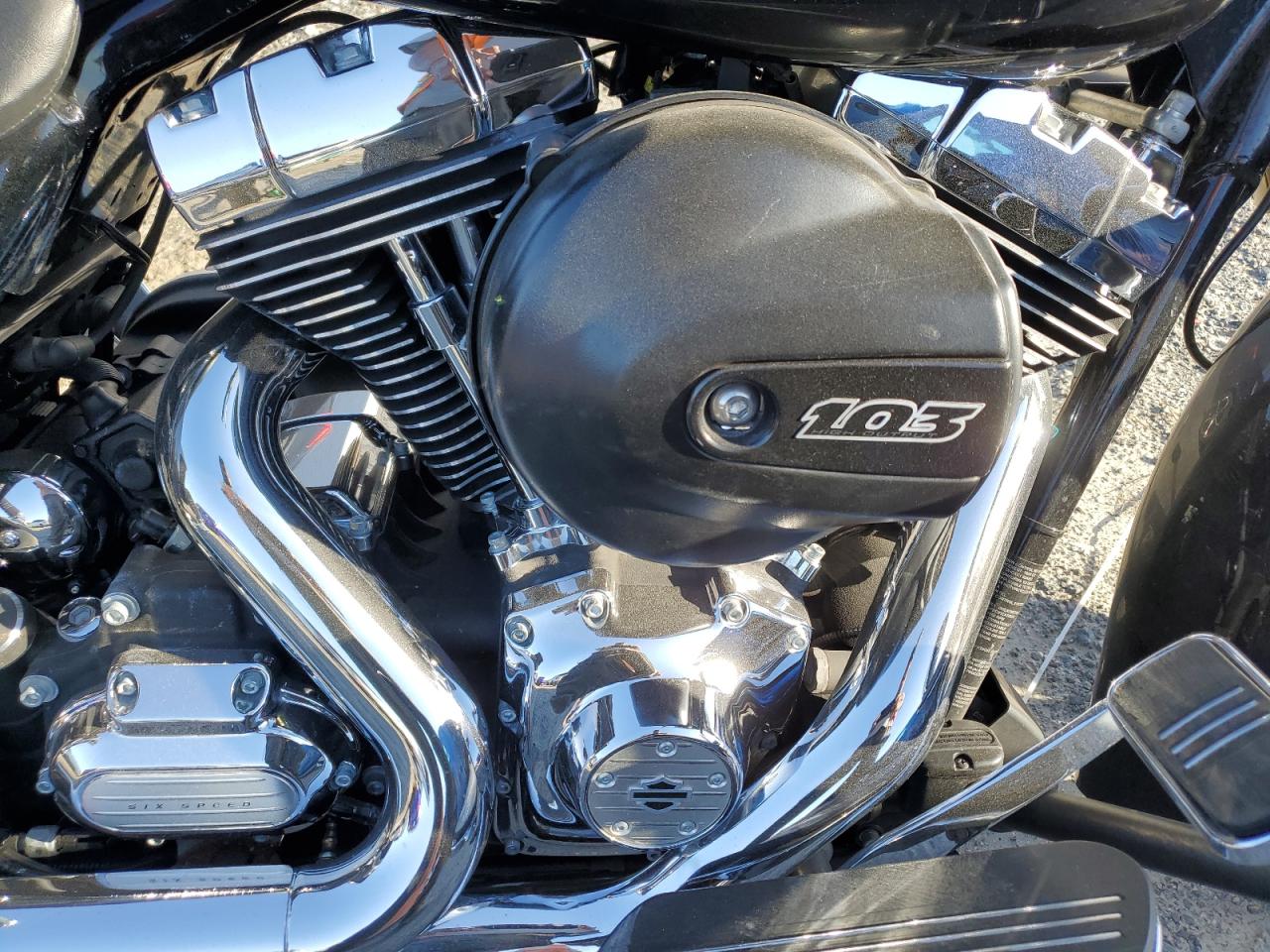 HARLEY-DAVIDSON FLHX 2013 — 8
