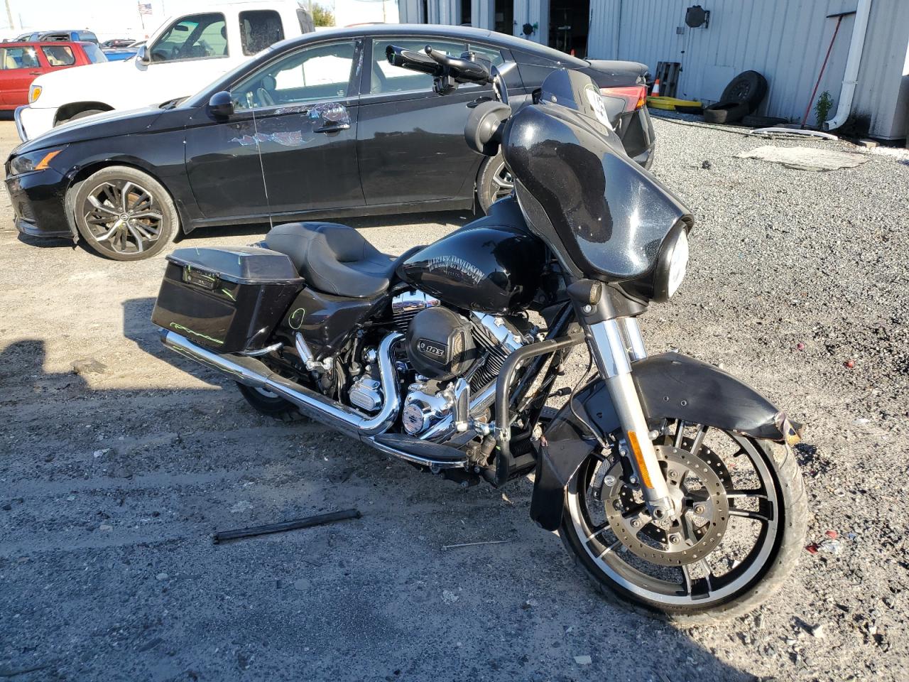 HARLEY-DAVIDSON FLHX 2013 — 2