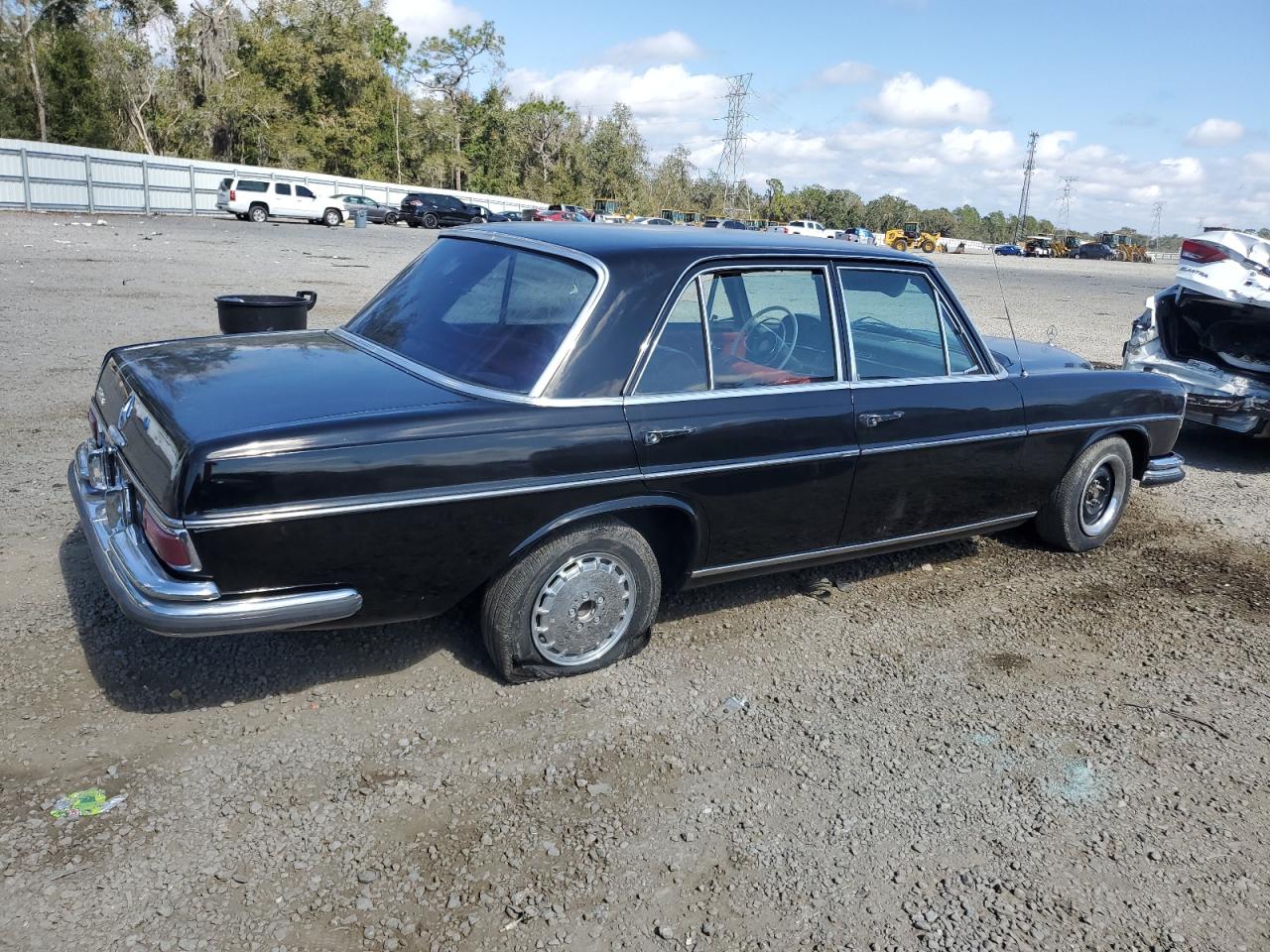 MERCEDES-BENZ 250SE 1966 — 4