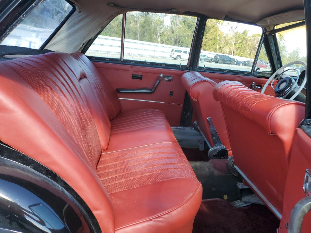 MERCEDES-BENZ 250SE 1966 — 11