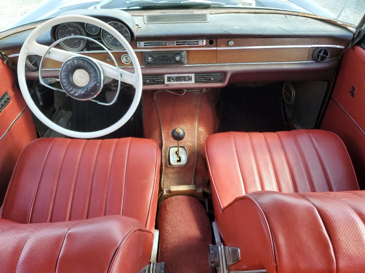 MERCEDES-BENZ 250SE 1966 — 9