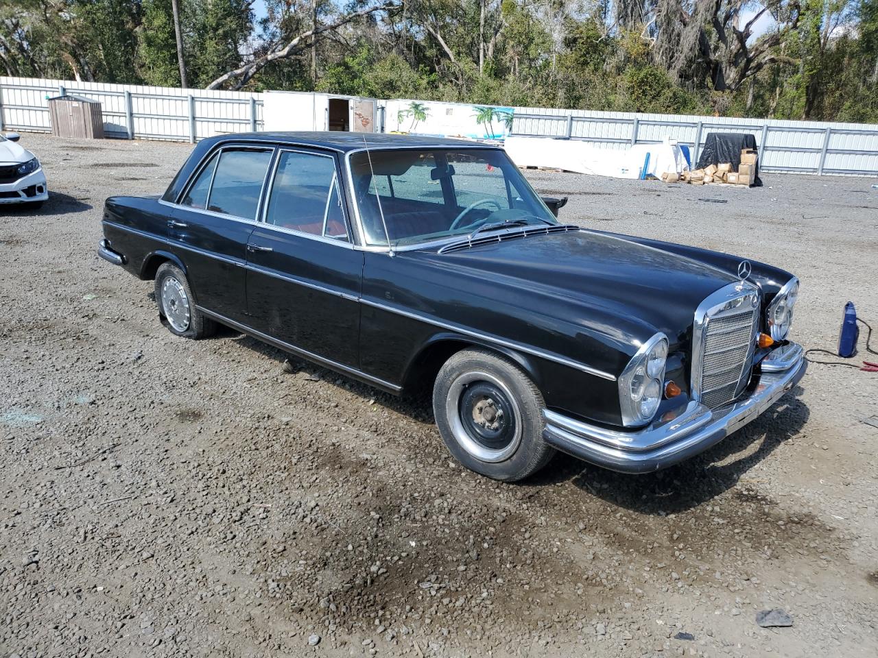 MERCEDES-BENZ 250SE 1966 — 5