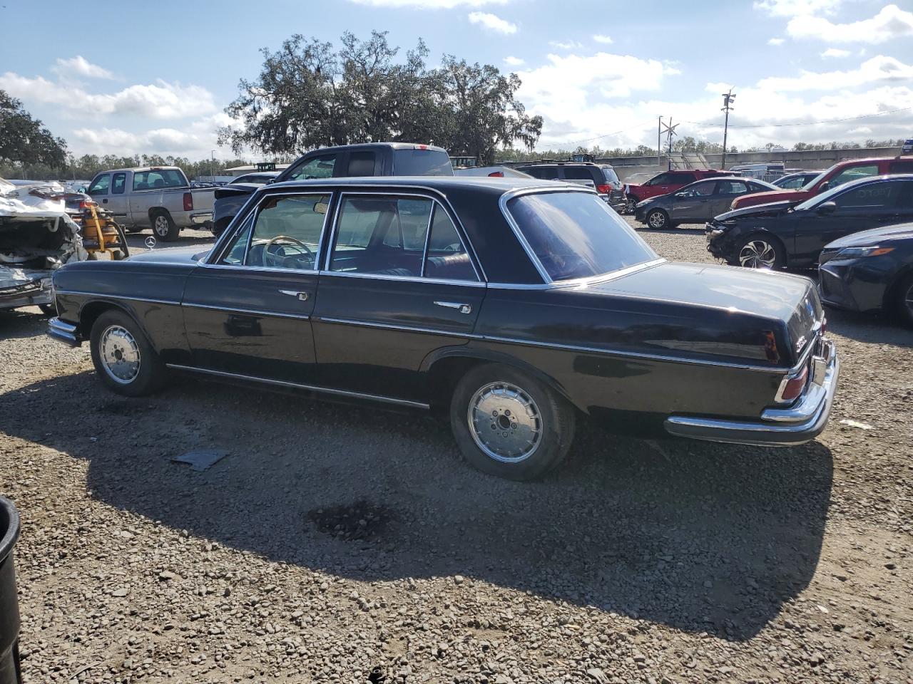 MERCEDES-BENZ 250SE 1966 — 3