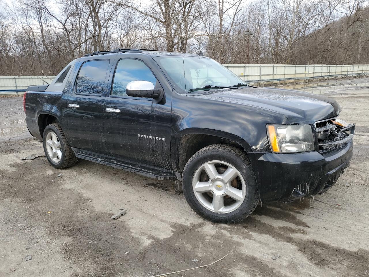 CHEVROLET AVALANCHE 2011 — 5